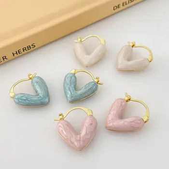 Обеци-карамфил Daihe Сърце за жени Корейската мода Луксозни и качествени обеци-карамфил за пиърсинг на ушите Love Earrings Дамски бижута подаръци