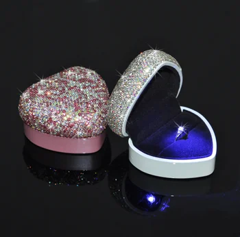 Луксозна кутия за пръстени с диаманти, led флип-надолу капак, Кутия за пръстените на годишнина от сватбата, Кутия за пръстени за дамите, Ковчег за бижута на Едро