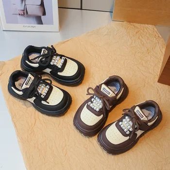 Спортни обувки на платформа за момичета; Есенна мода 2023 г.; Детски ежедневни обувки с перли; Детски маратонки в корейски стил, изкуствена кожа; нескользящая обувки за момичета;